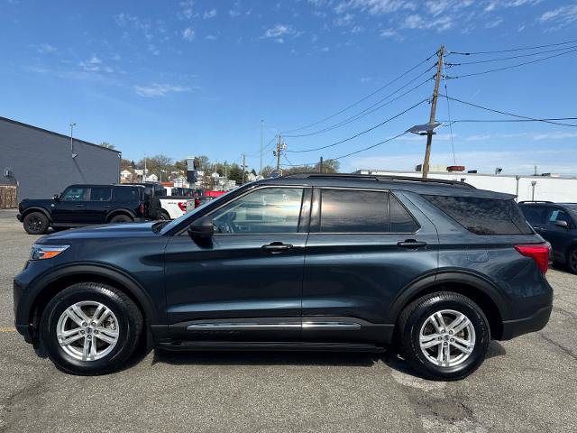 Certified 2022 Ford Explorer XLT w/ Equipment Group 202A AWD/4WD image 3