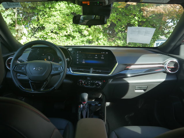Used 2025 Chevrolet Trax RS w/ Driver Confidence Package FWD image 7