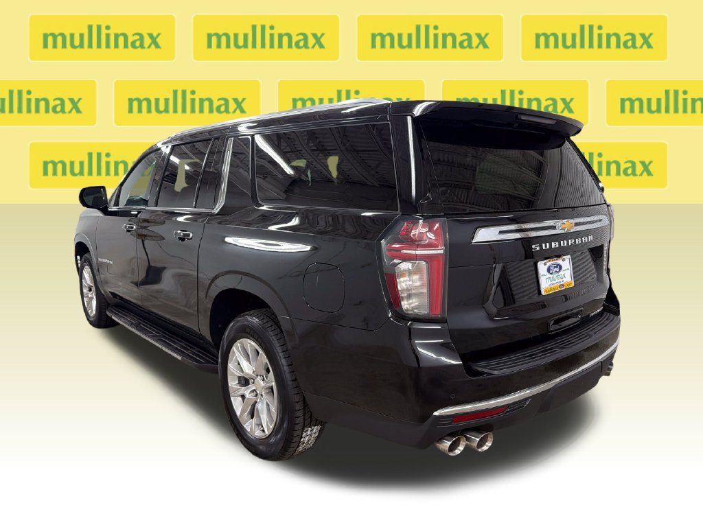 Used 2024 Chevrolet Suburban Premier RWD image 10