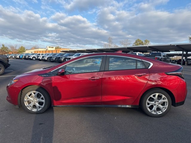 Used 2018 Chevrolet Volt Premier w/ Driver Confidence Package image 2