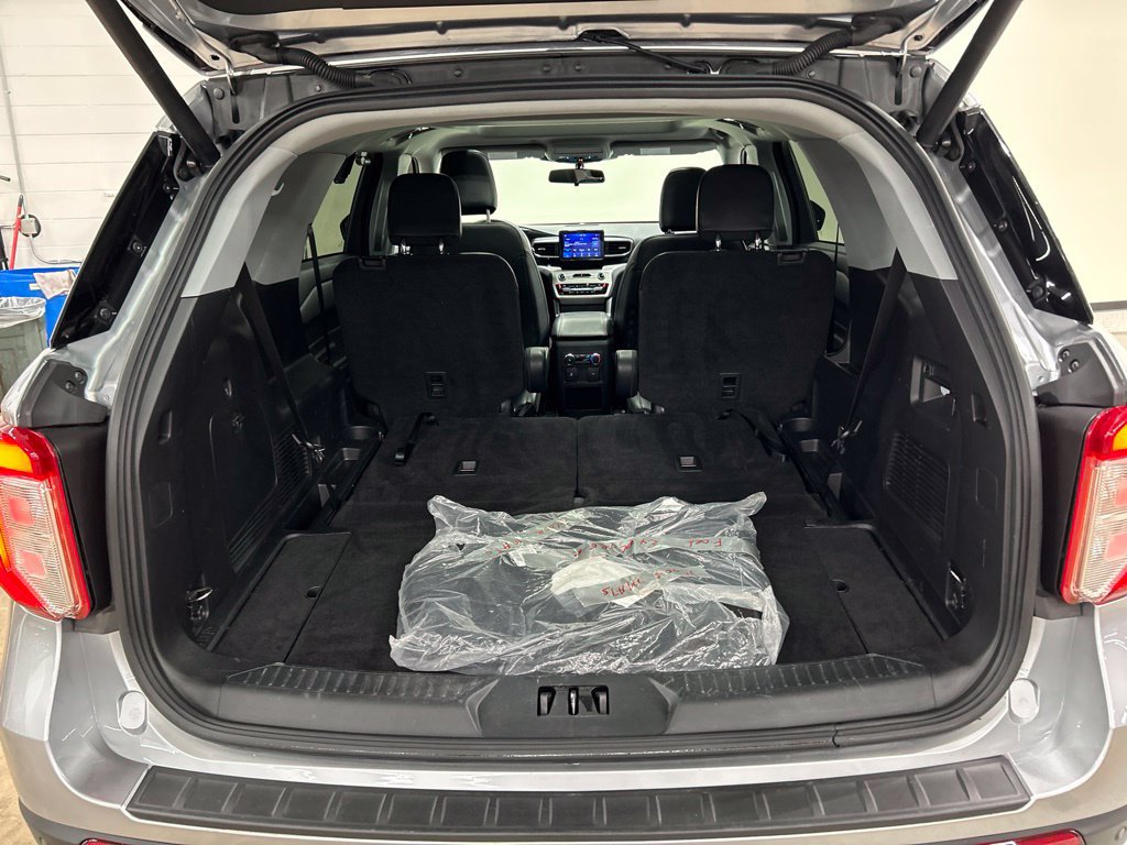 Certified 2021 Ford Explorer XLT w/ Equipment Group 202A AWD/4WD image 31