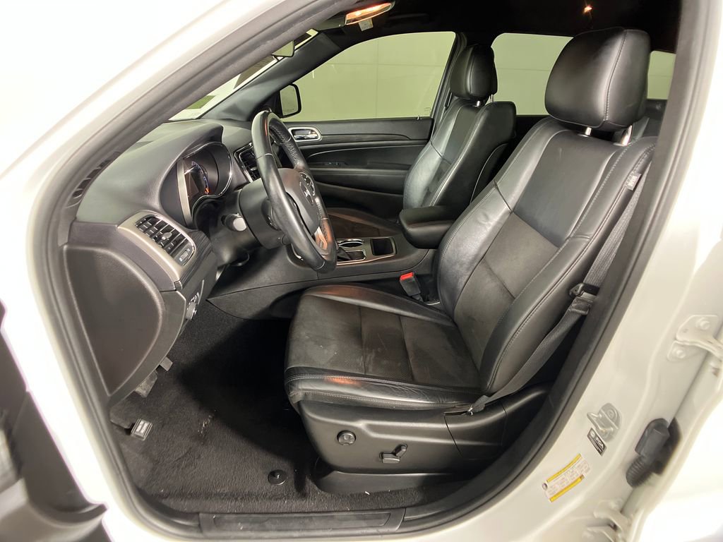 Used 2021 Jeep Grand Cherokee Laredo X image 30