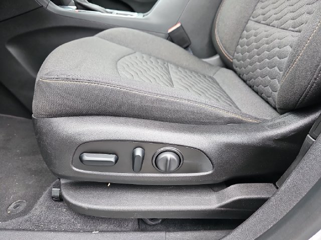 Used 2021 Chevrolet Equinox LT FWD image 16