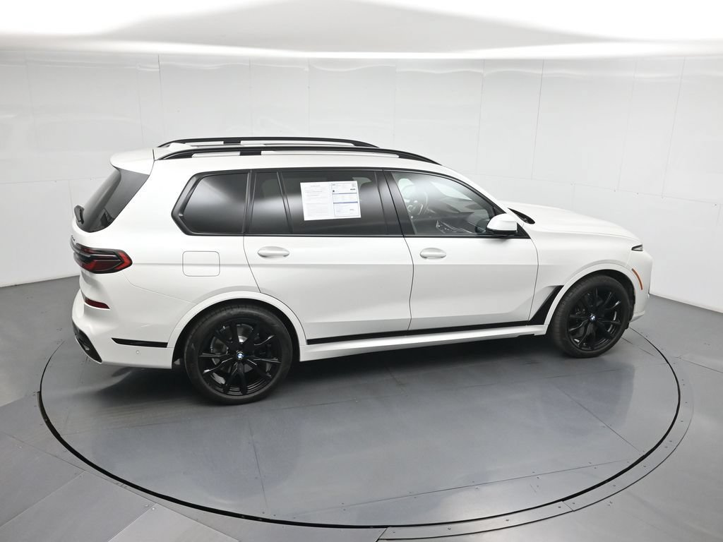 Used 2025 BMW X7 xDrive40i w/ M Sport Package AWD/4WD image 41