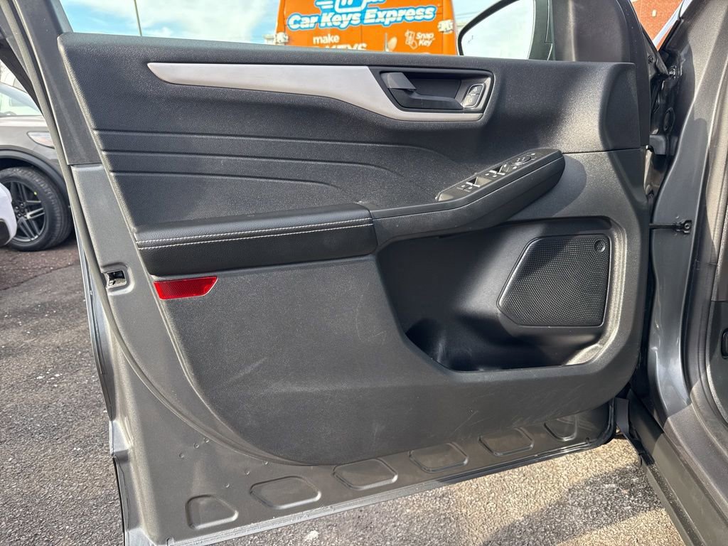 Certified 2022 Ford Escape SE w/ Cold Weather Package image 14