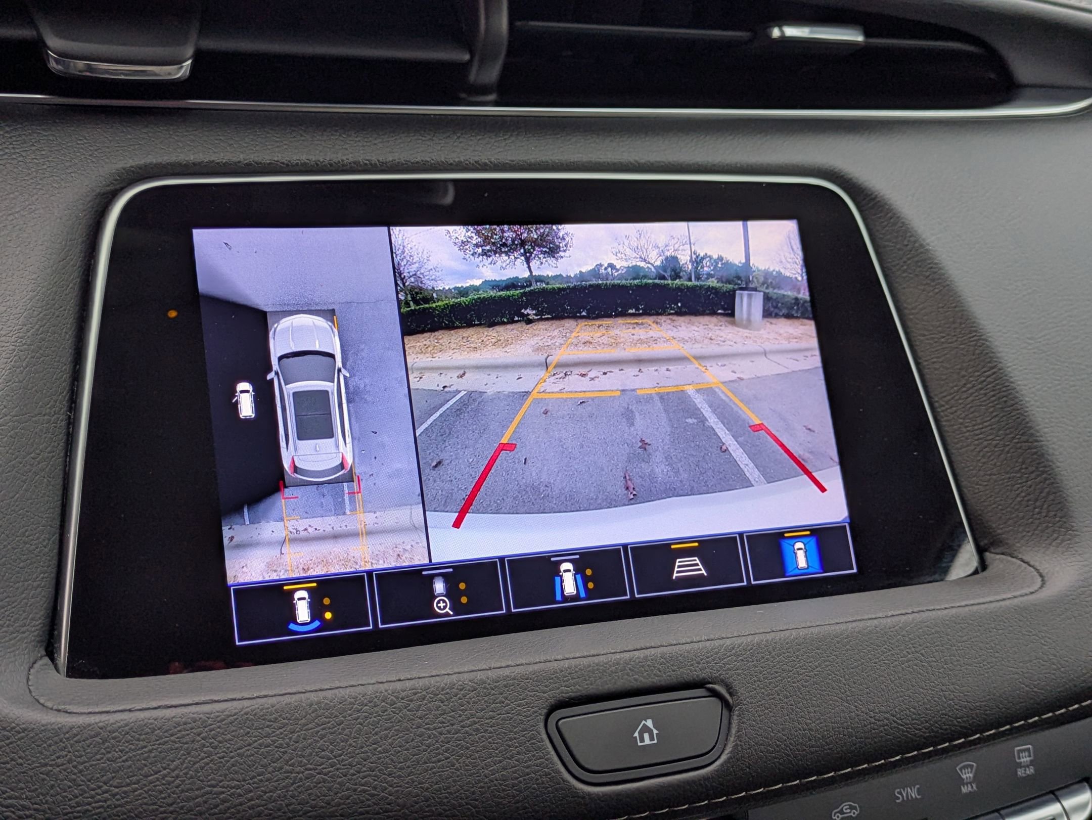 Used 2022 Cadillac XT4 Premium Luxury w/ Technology Package image 23