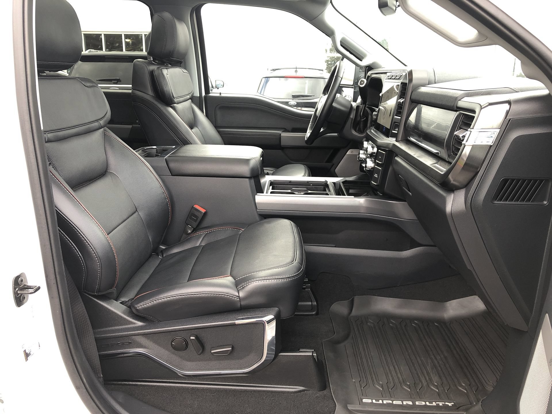 Certified 2024 Ford F250 Lariat w/ Lariat Ultimate Package AWD/4WD image 44