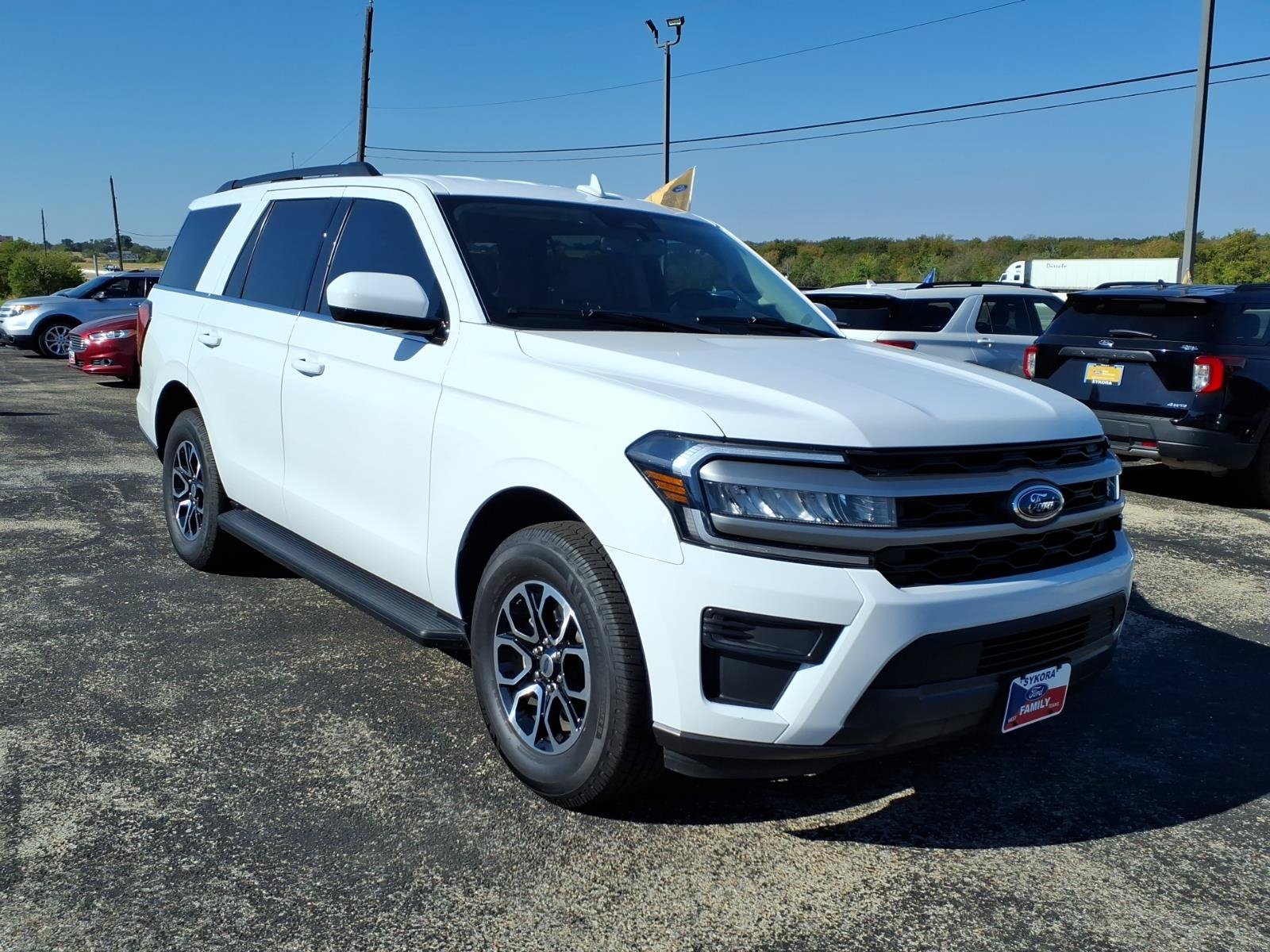 Certified 2023 Ford Expedition XLT RWD image 3