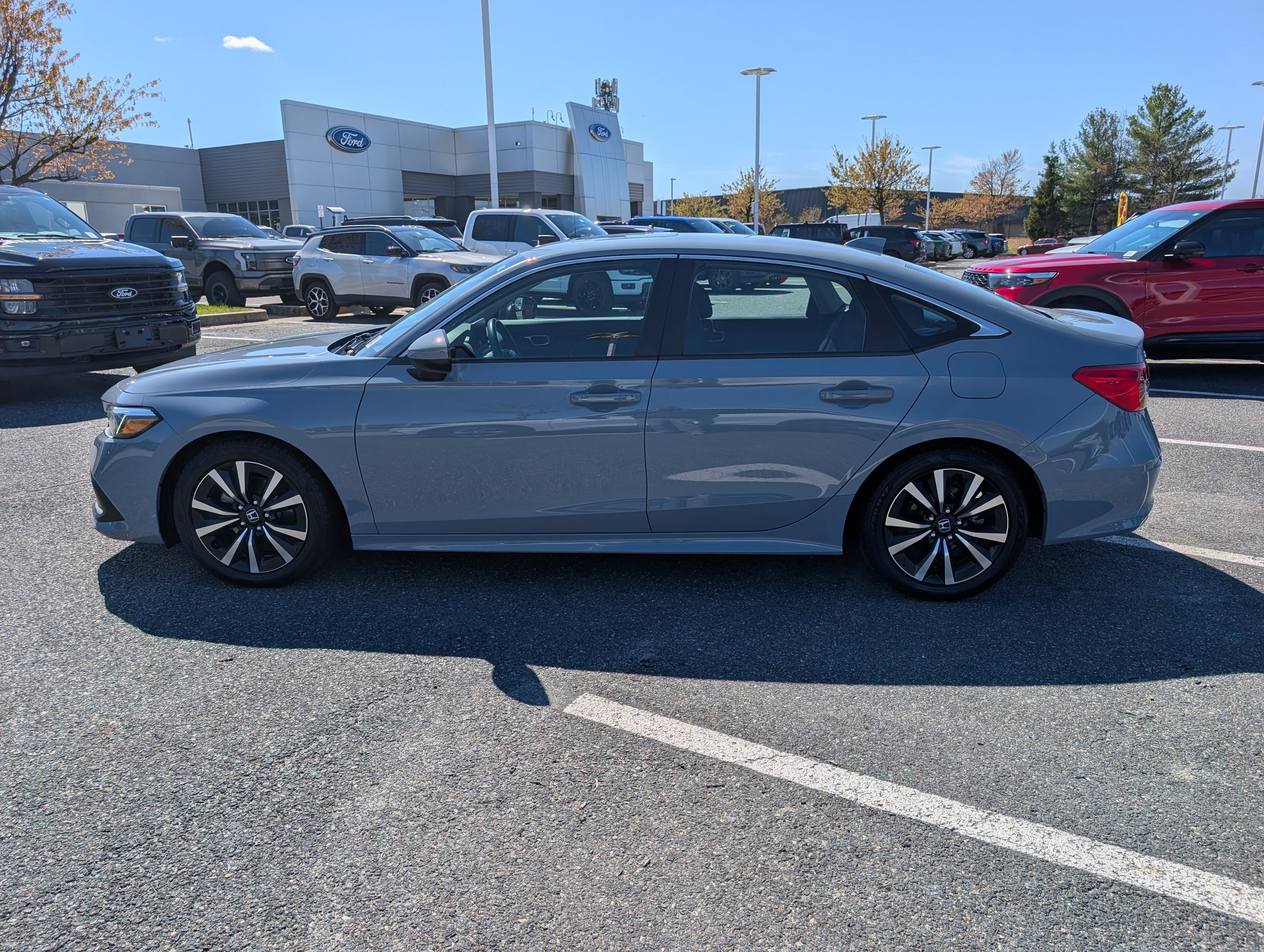 Used 2024 Honda Civic EX image 2