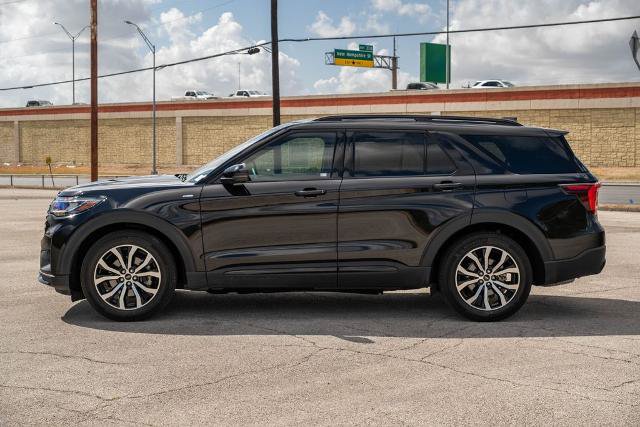 Certified 2025 Ford Explorer ST-Line w/ Premium Package RWD image 5