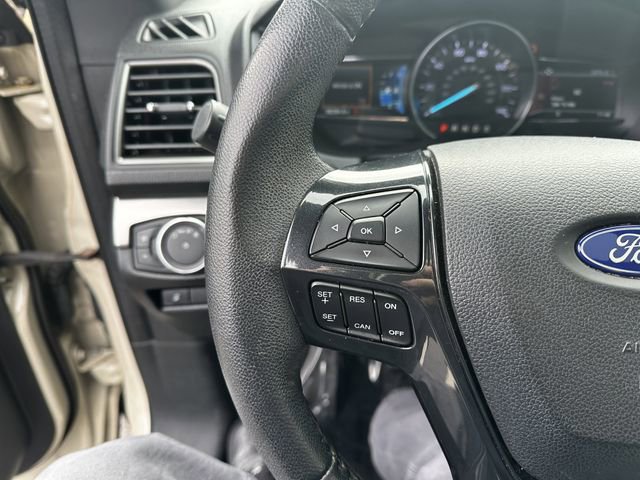 Certified 2018 Ford Explorer XLT w/ Equipment Group 202A image 29