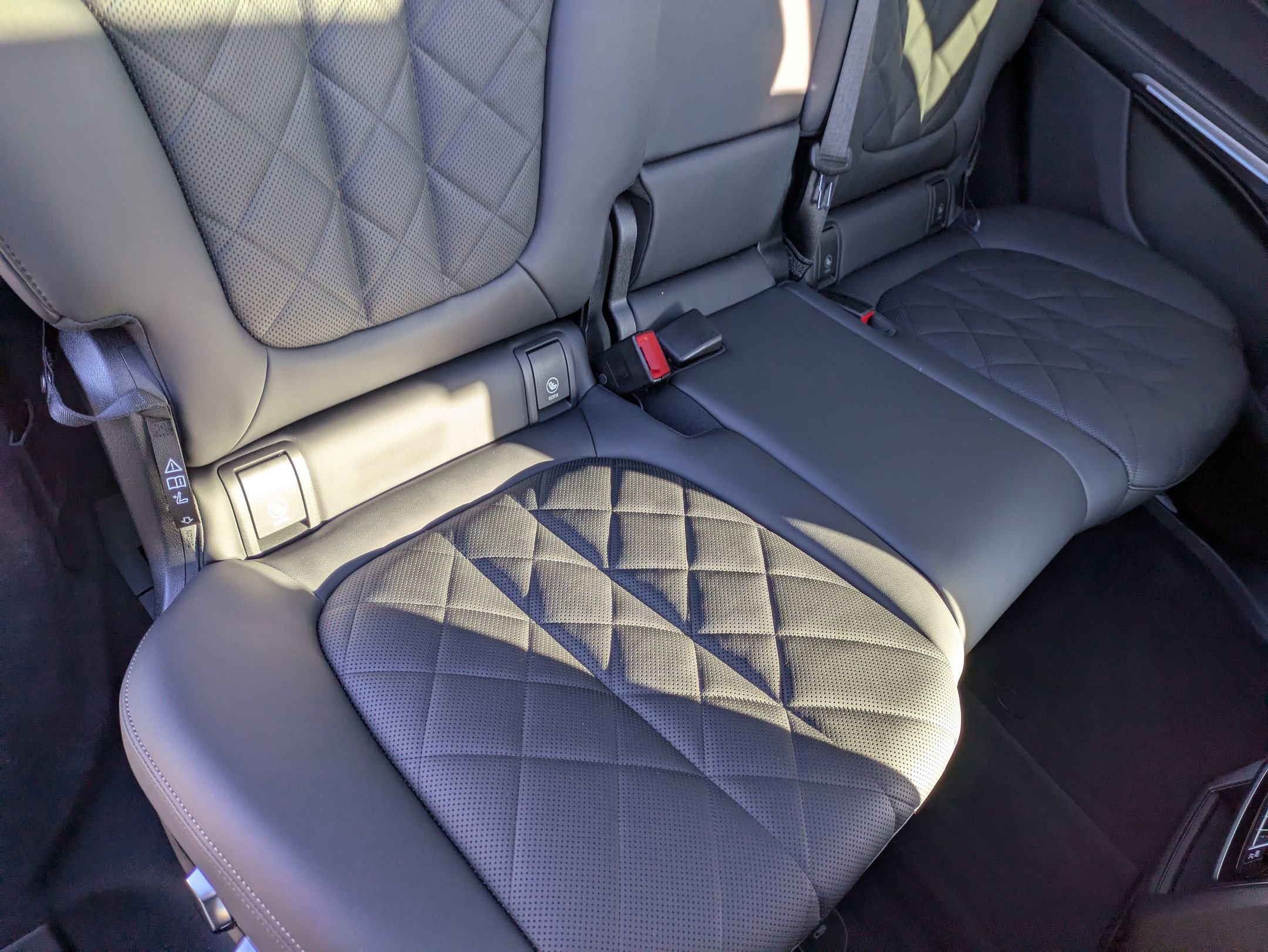 Used 2023 BMW X7 xDrive40i w/ M Sport Package image 36