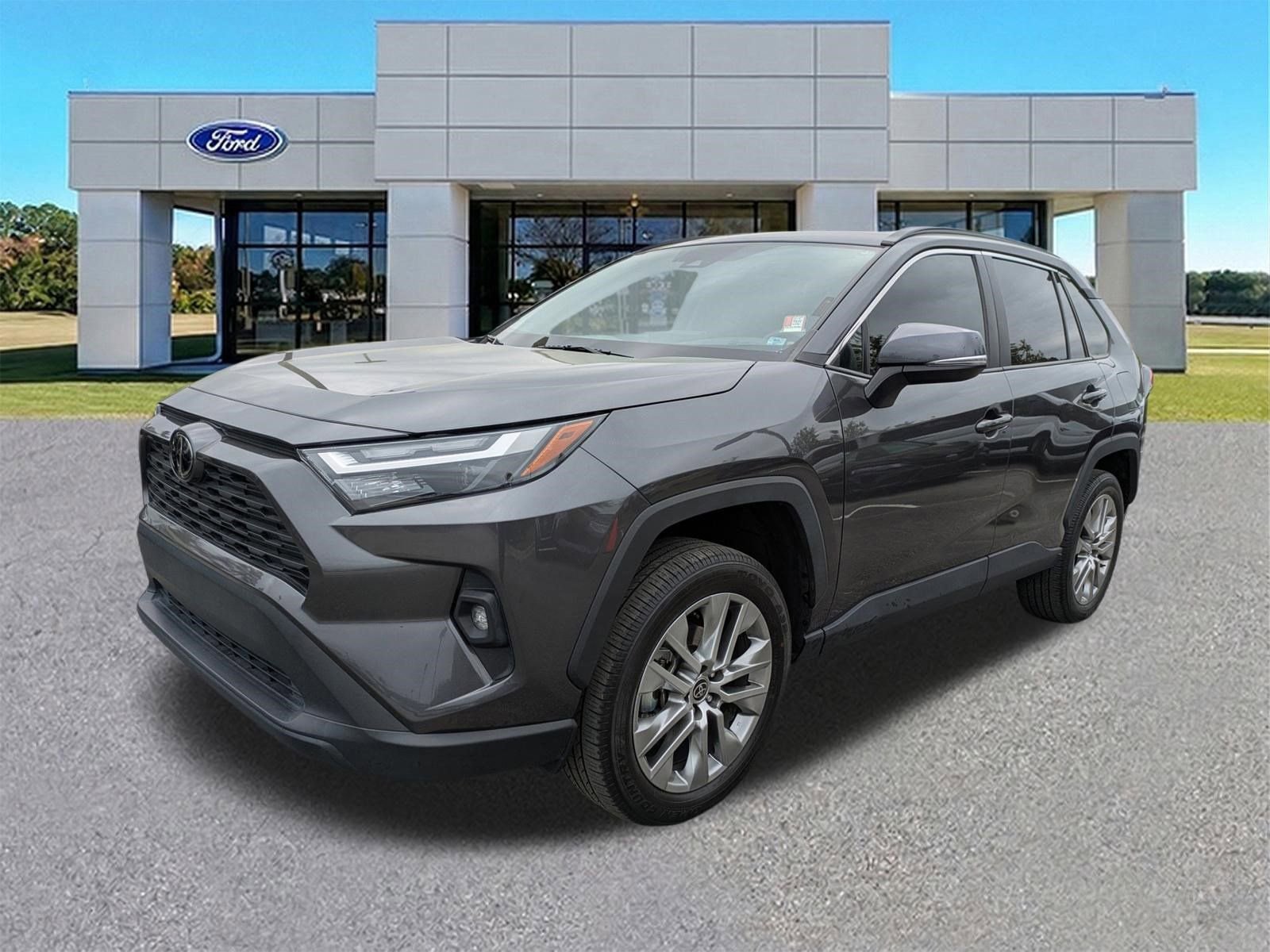 Used 2024 Toyota RAV4 XLE Premium w/ Weather Package FWD image 4