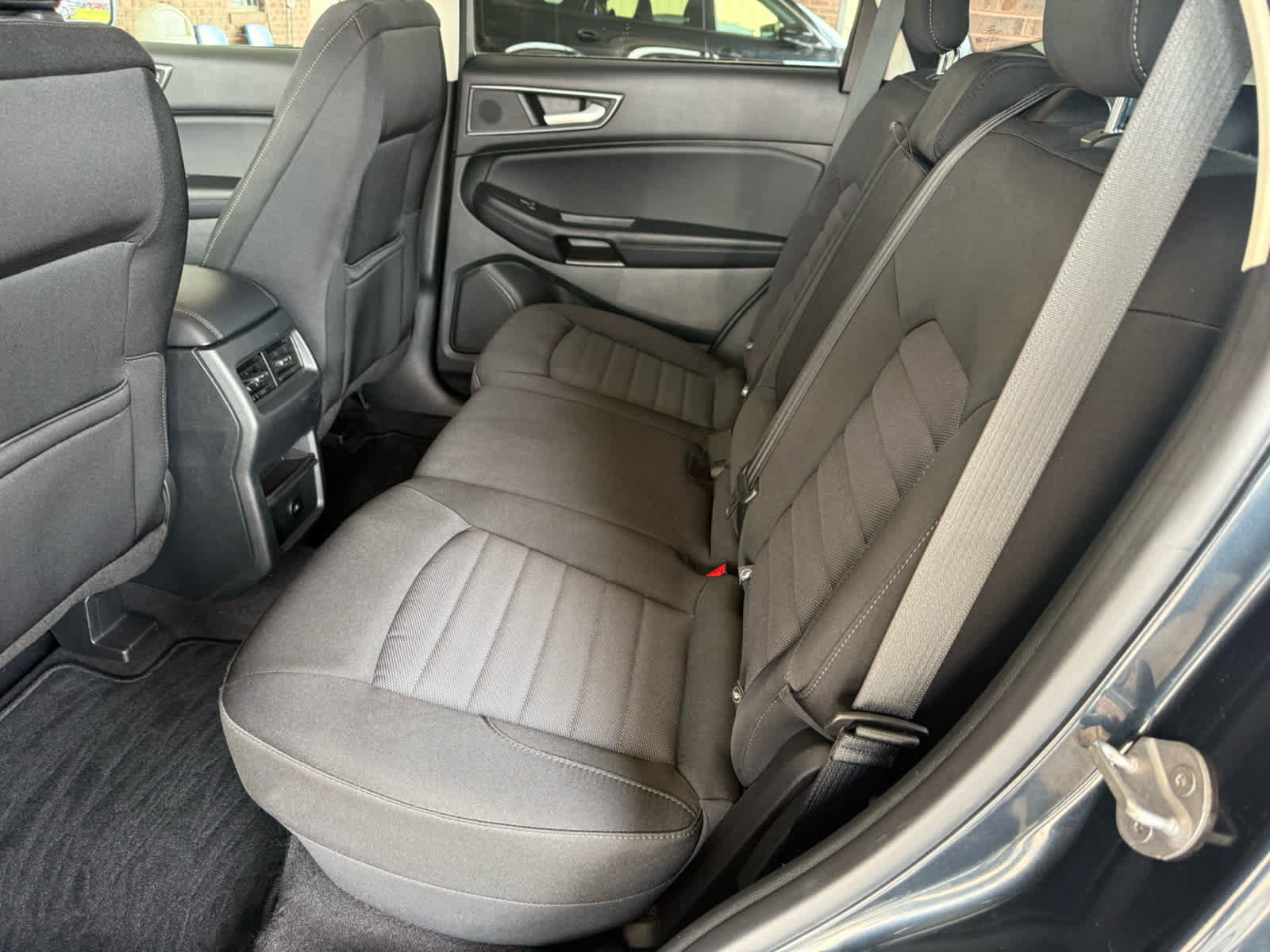 Certified 2023 Ford Edge SE w/ Black Appearance Package AWD/4WD image 5