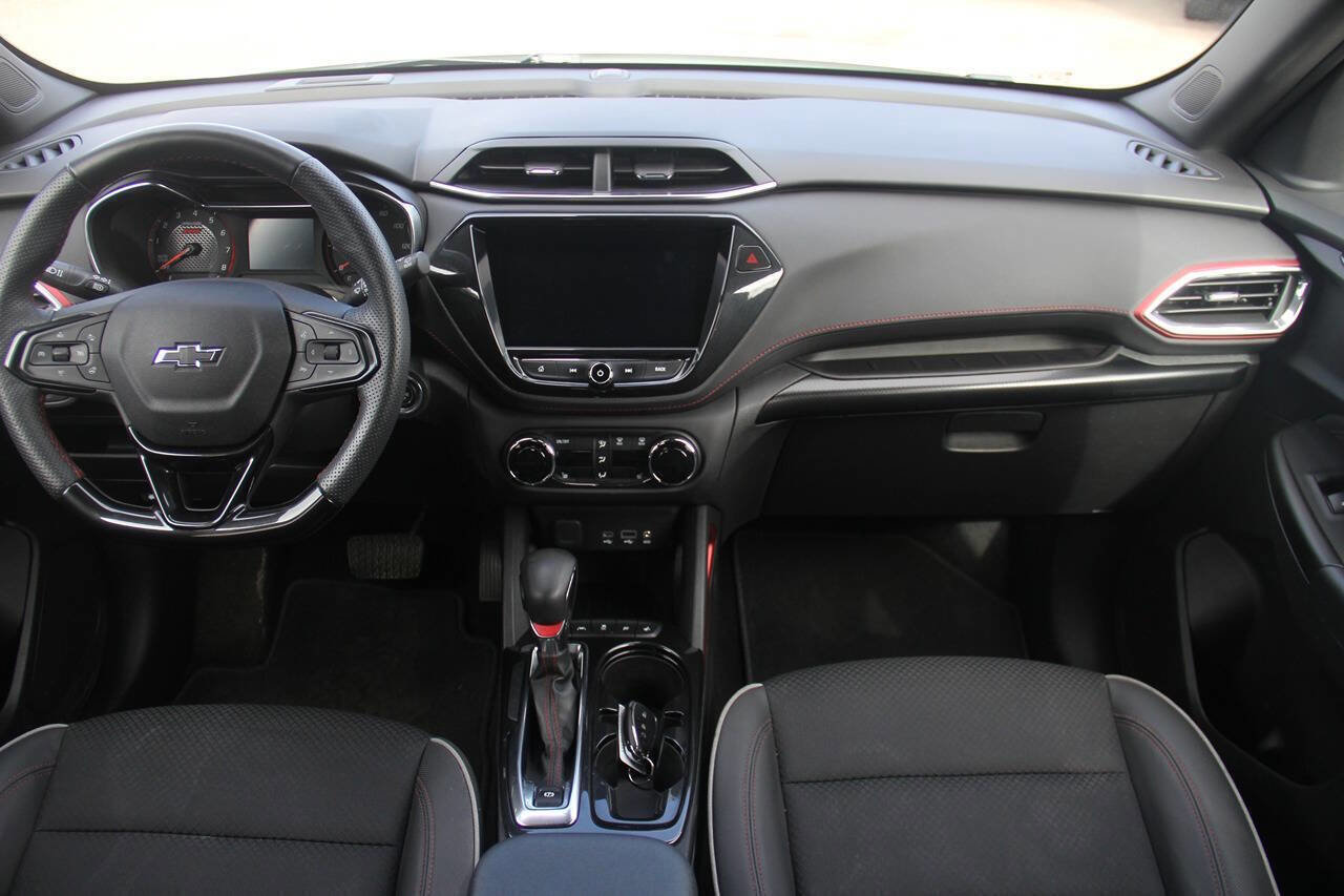 Used 2023 Chevrolet TrailBlazer RS w/ Convenience Package FWD image 14