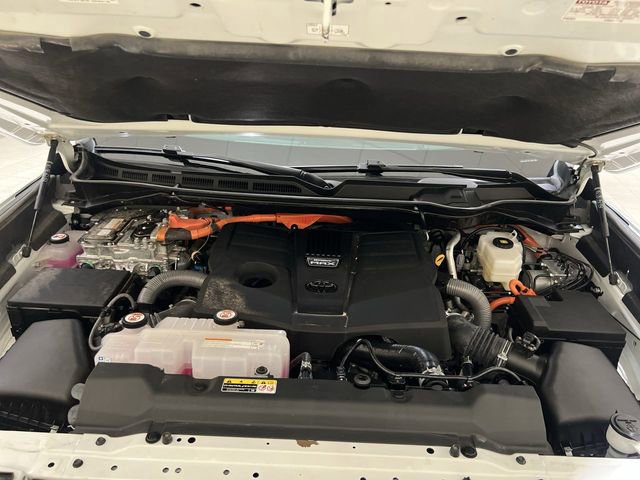 Used 2026 Toyota Tundra Platinum AWD/4WD image 27
