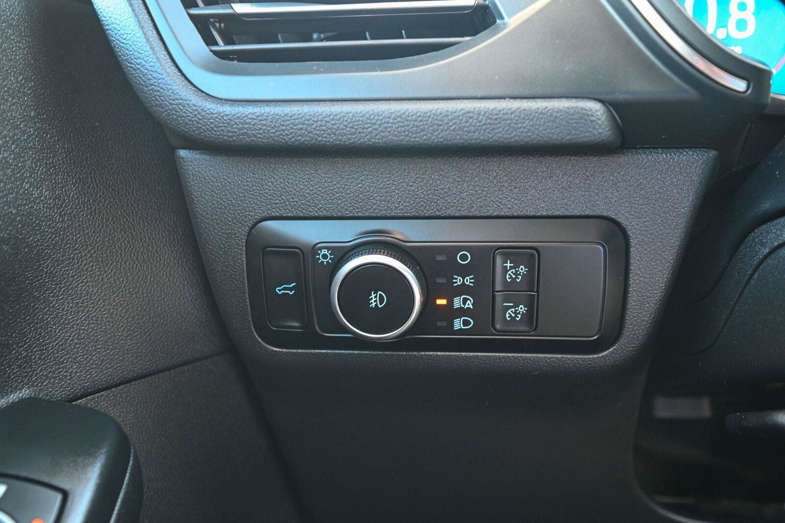 Certified 2025 Ford Escape Platinum AWD/4WD image 41