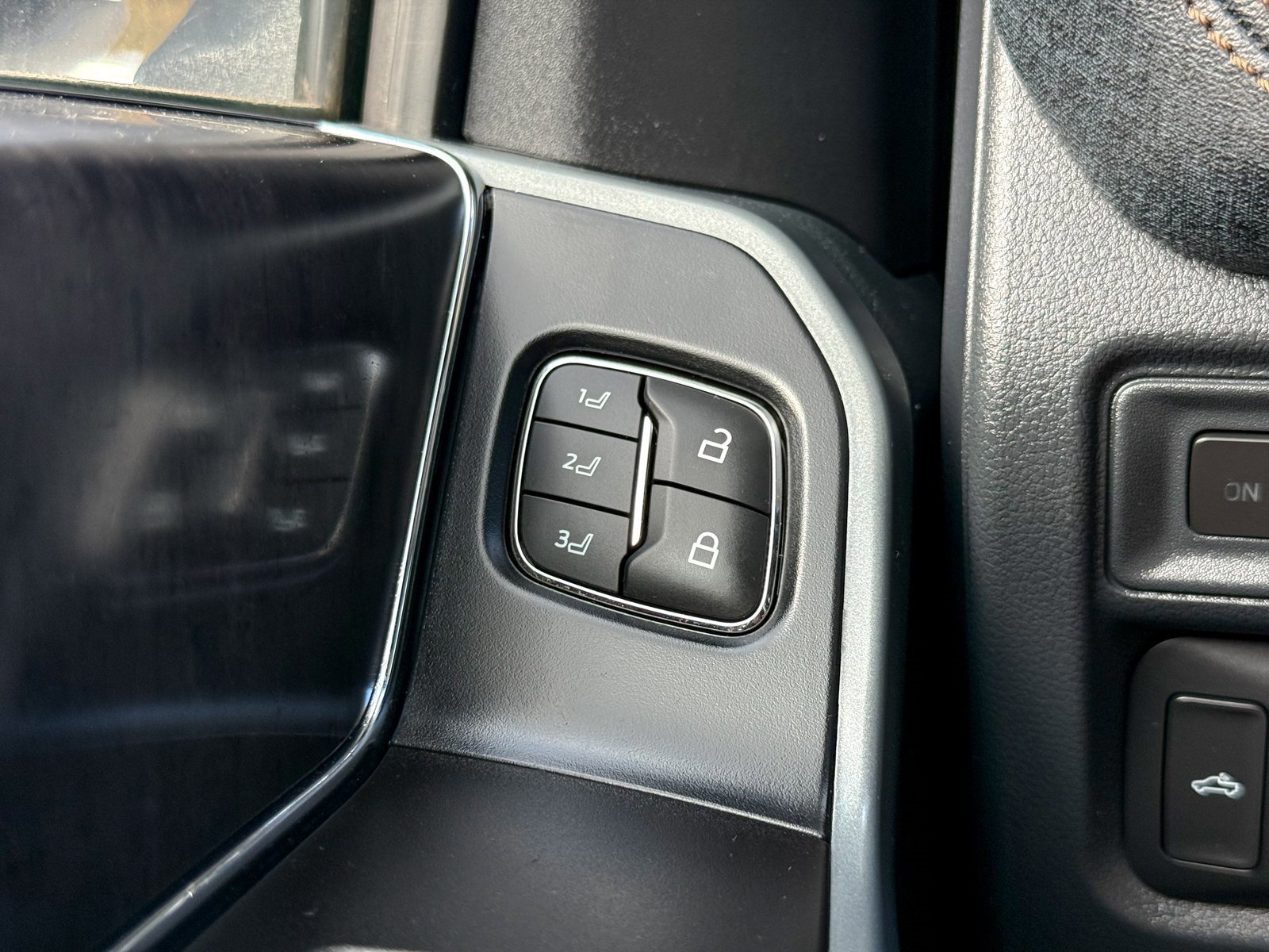 Certified 2022 Ford F150 Lightning Lariat image 30