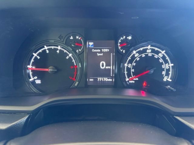 Used 2020 Toyota 4Runner SR5 AWD/4WD image 17