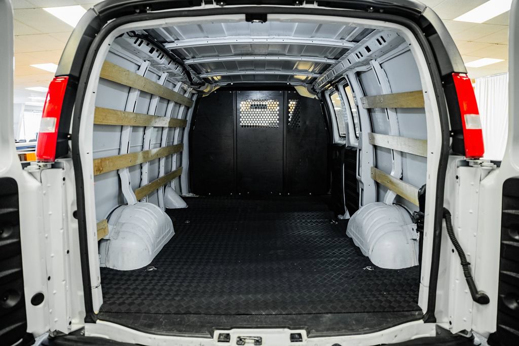 Used 2024 GMC Savana 2500 w/ Driver Convenience Package image 10