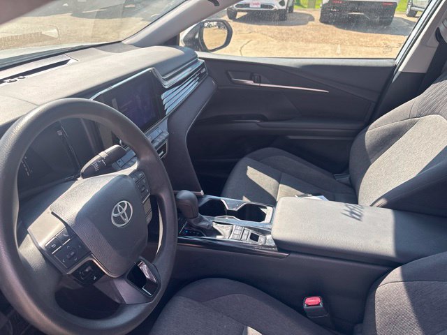 Used 2025 Toyota Camry LE FWD image 12