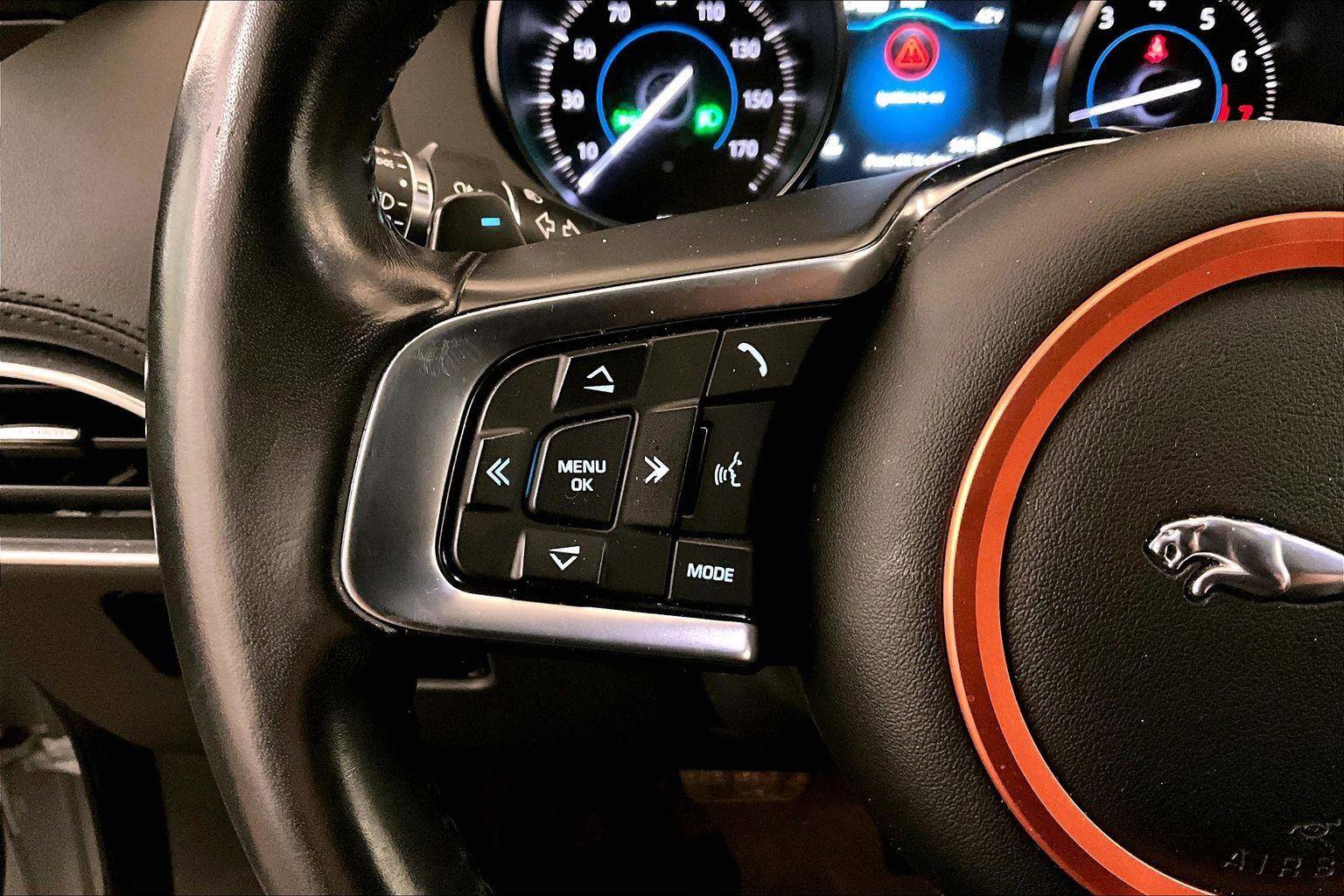 Used 2020 Jaguar F-PACE Prestige image 17