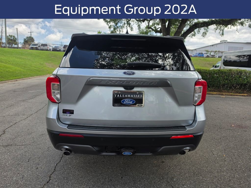 Certified 2022 Ford Explorer XLT w/ Equipment Group 202A RWD image 4