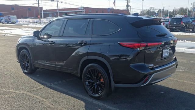 Used 2022 Toyota Highlander Platinum image 4