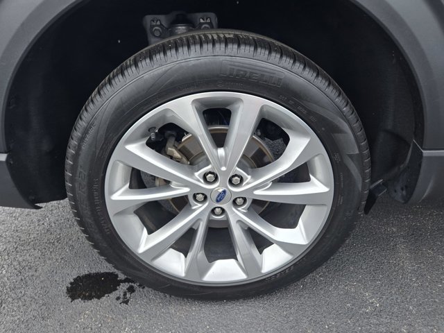 Certified 2023 Ford Explorer Platinum w/ Technology Package AWD/4WD image 45