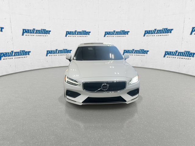 Used 2021 Volvo S60 T6 Momentum w/ Advanced Package AWD/4WD image 3