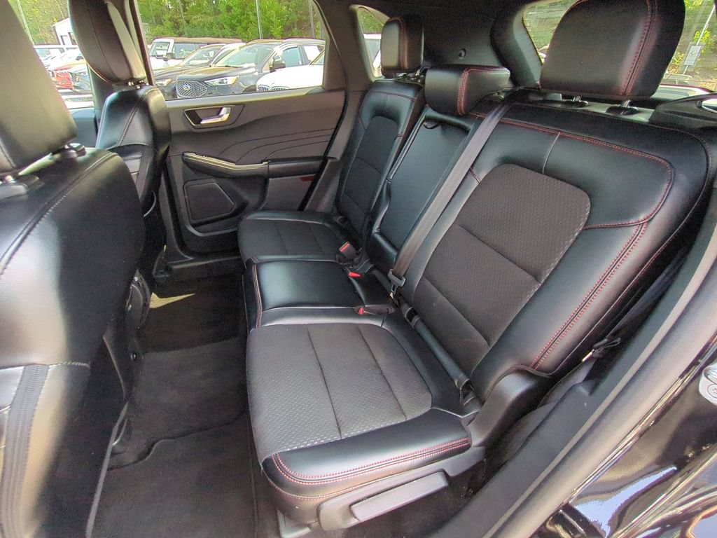 Certified 2025 Ford Escape ST-Line Select AWD/4WD image 15