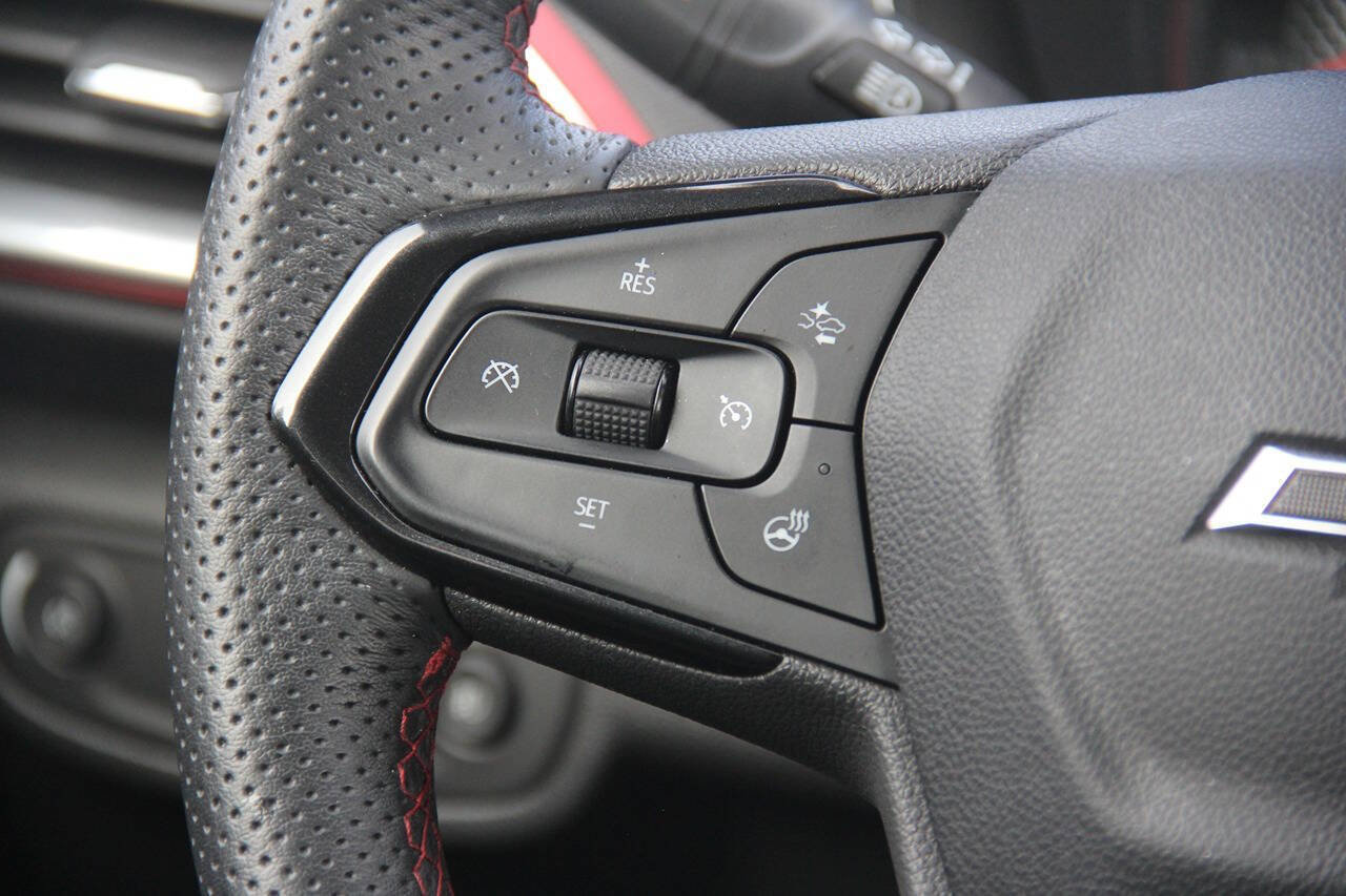 Used 2023 Chevrolet TrailBlazer RS w/ Convenience Package FWD image 16