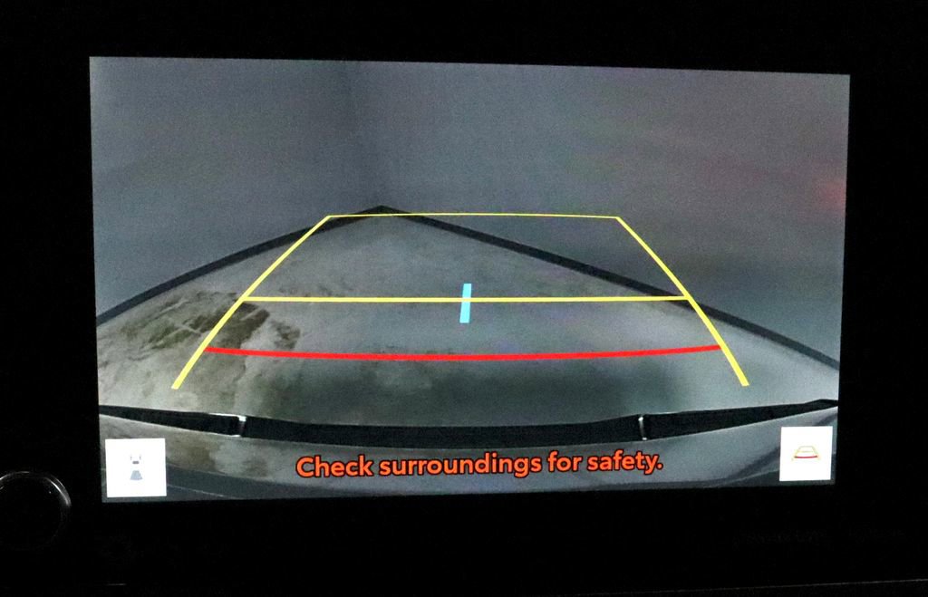 Used 2022 Toyota Tundra SR5 w/ SR5 Premium Package image 2