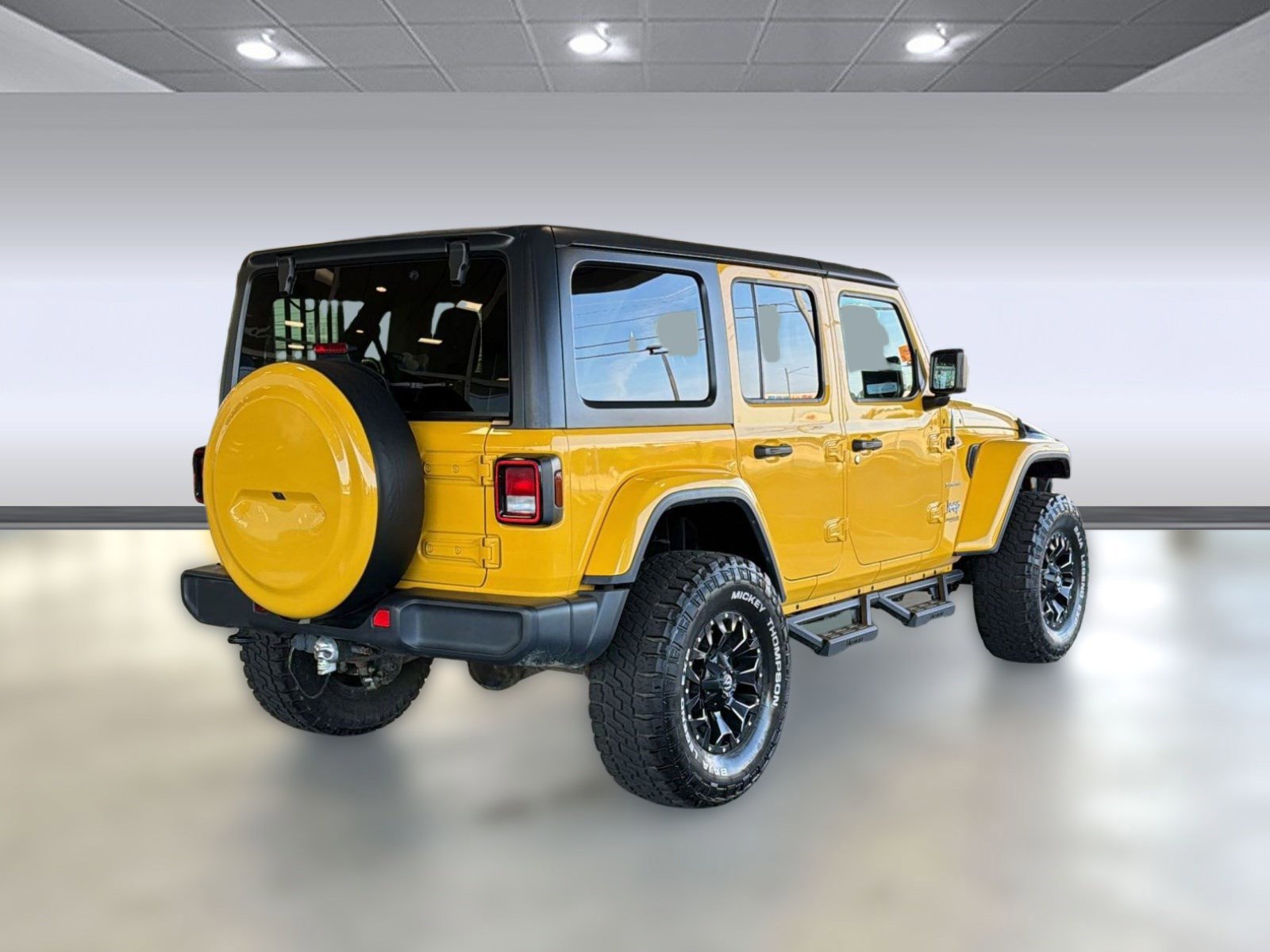 Used 2018 Jeep Wrangler Unlimited Sahara AWD/4WD image 5