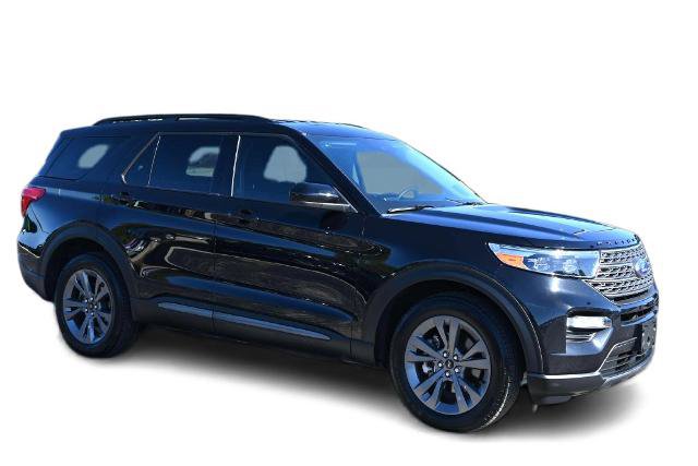 Certified 2024 Ford Explorer XLT w/ Equipment Group 202A AWD/4WD image 3