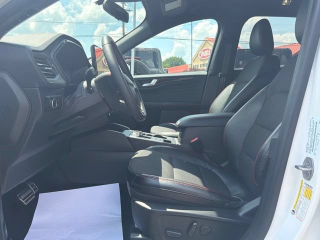 Certified 2023 Ford Escape ST-Line w/ Tech Pack #1 FWD image 19