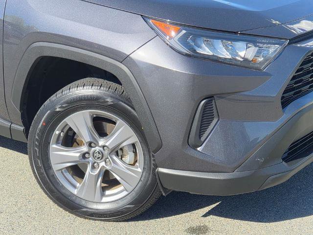 Used 2022 Toyota RAV4 LE AWD/4WD image 9