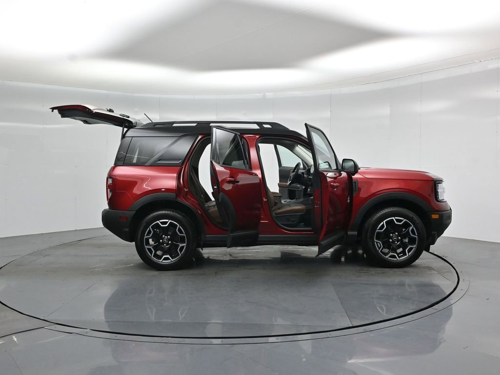 Certified 2025 Ford Bronco Sport Outer Banks w/ Outer Banks Tech Package+ AWD/4WD image 5