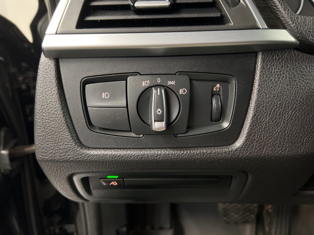 Used 2018 BMW 330i xDrive Sedan w/ Convenience Package image 24