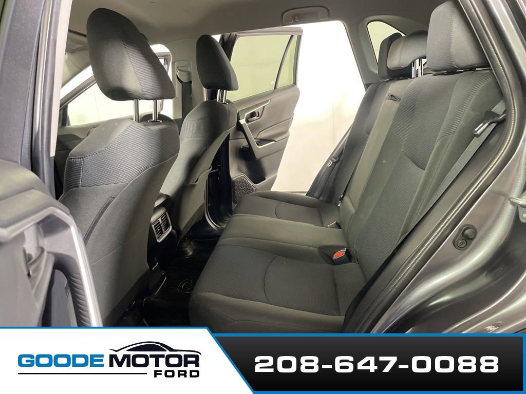 Used 2022 Toyota RAV4 LE AWD/4WD image 17
