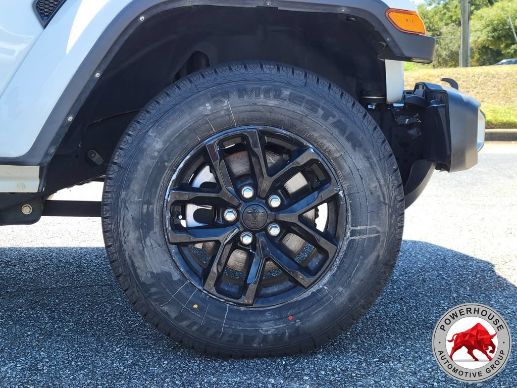 Used 2022 Jeep Gladiator Sport AWD/4WD image 12