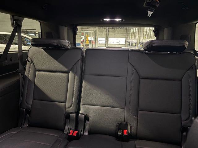 Used 2023 GMC Yukon XL Denali w/ Denali Reserve Package image 27