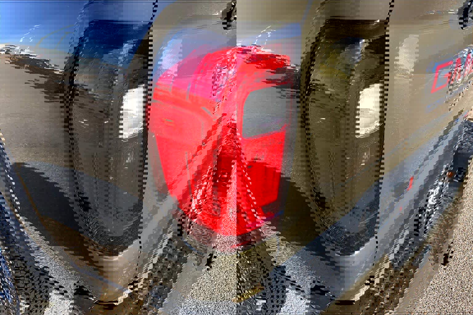 Used 2024 GMC Canyon AT4 image 28