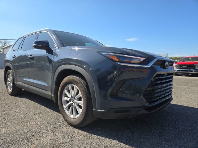 Used 2024 Toyota Grand Highlander FWD image 2