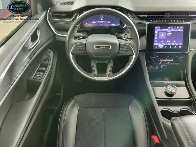 Used 2023 Jeep Grand Cherokee L Laredo image 27