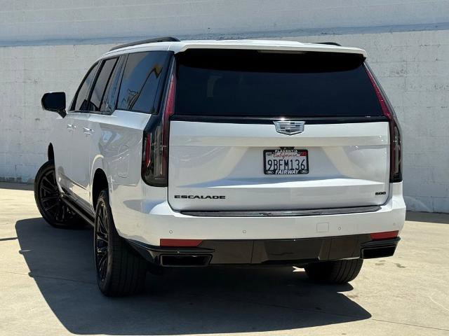 Used 2022 Cadillac Escalade ESV Sport w/ Touring Package AWD/4WD image 4