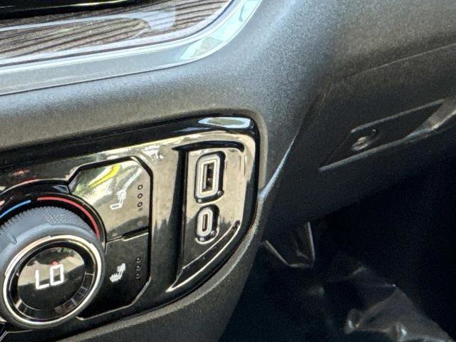 Used 2025 Chevrolet Silverado 2500 LT w/ Convenience Package image 31