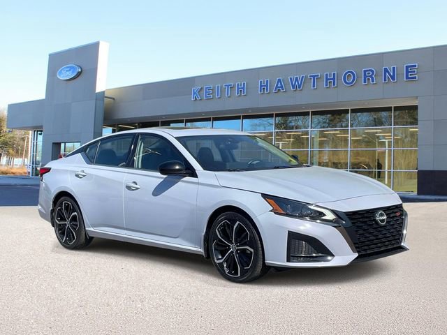 Used 2023 Nissan Altima 2.5 SR w/ SR Premium Package image 5