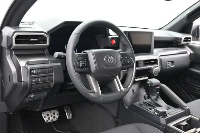 Used 2025 Toyota Tacoma TRD Sport AWD/4WD image 14