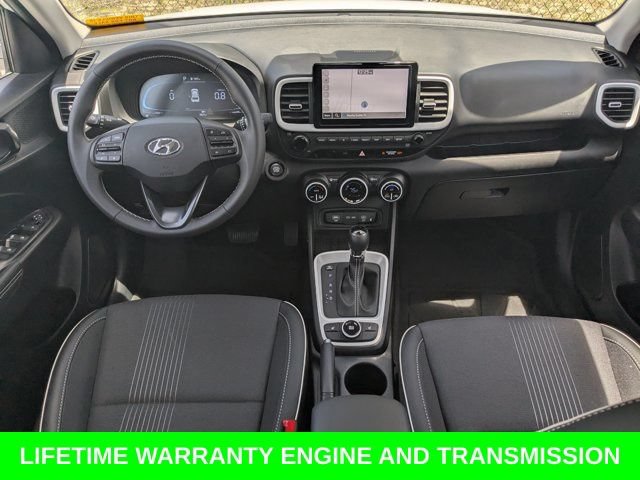 Used 2025 Hyundai Venue Limited FWD image 16